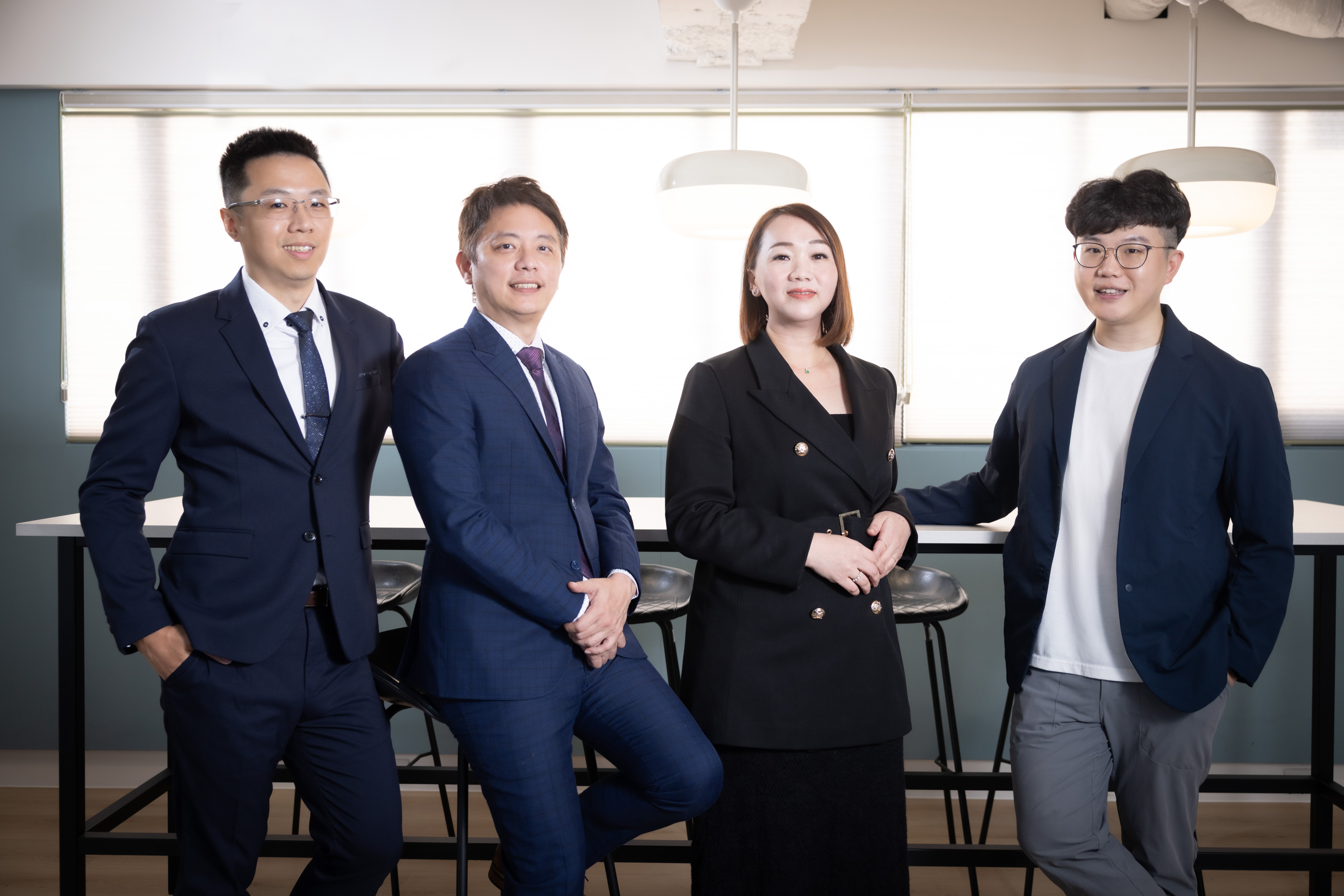 圖說一左起宇豐睿星估價顧問暨市場科學事業群總經理陳志豪、宇豐不動產估價師聯合事務所所長胡毓忠、宇豐睿星不動產既資本市場代理事業群總經理郭慧蘭、方睿科技執行長吳健宇共同打造新型態商用不動產顧問服務。