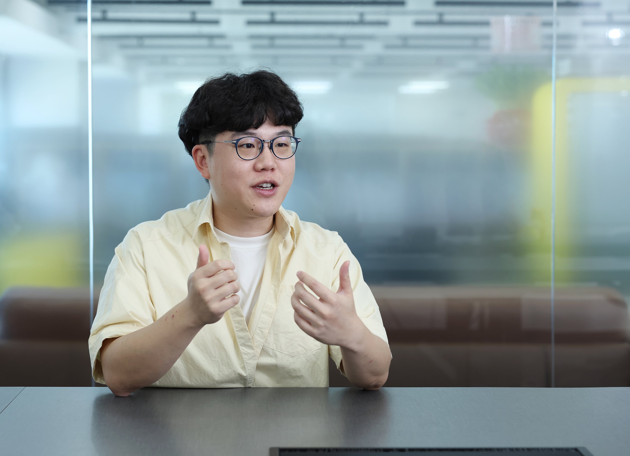 方睿科技執行長吳健宇指出商用不動產是企業營運的重要基礎，方睿看到其市場與背後生態系的潛力，致力透過數據與科技推動產業升級。 （圖/數位時代）